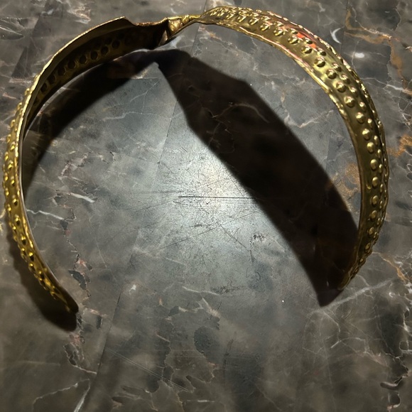 Vintage Gold Tone gorgeous Textured Choker Necklace! Signed Made in India! - Picture 4 of 10